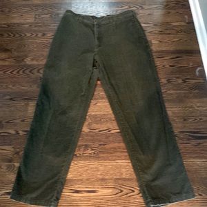 L.L. Bean Corduroy pants Men’s 38 Hunter Green pants excellent condition
